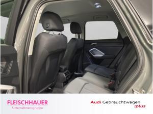 Audi Q3 35 TFSI S line LED+AHK+VC+ACC+19''+sound+App-connect