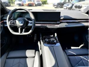 BMW i5 eDrive40 Touring M Sportpaket HK HiFi DAB