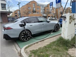 BMW i5 eDrive40
