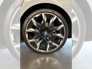 BMW i5 eDrive40