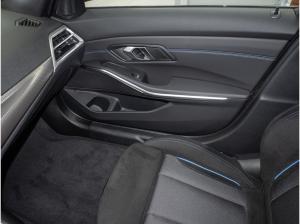 BMW 330 i xDrive Touring LAGERWAGENAKTION