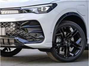 Volkswagen Tiguan R-Line 1,5 l eHybrid DSG Pano,AHK,IQ Lagerwagen !