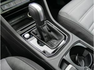 Volkswagen Touran Highline 1,5 TSI DSG AHK,PANO Lagerwagen !