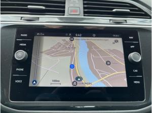 Volkswagen Tiguan Life 4Motion 2.0 TSI DSG / Navi, LED, ACC