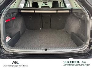 Skoda Octavia Combi 2.0 TDI Selection DSG LED Navi ACC RFK Keyless Smart Link