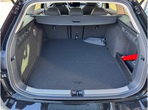 Skoda Superb Combi 1.5 TSI IV +ACC+AHK+BHZFS+MASSAGE+360°