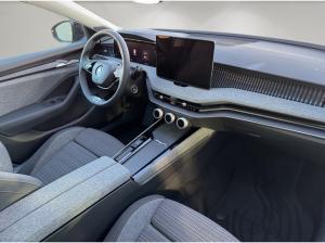 Skoda Superb Combi 1.5 TSI IV +ACC+AHK+BHZFS+MASSAGE+360°