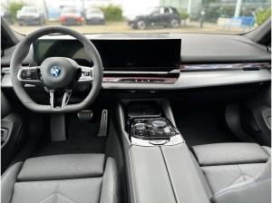 BMW i5 eDrive40 Limousine M Sportpaket HK HiFi DAB
