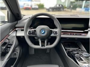 BMW i5 eDrive40 Limousine M Sportpaket HK HiFi DAB