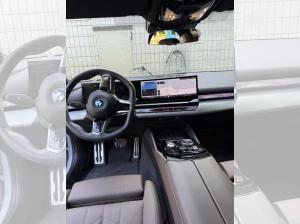 BMW i5 eDrive40