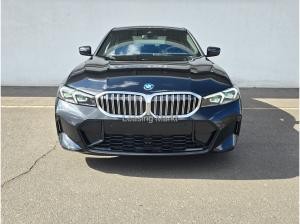 BMW 330 330e xDrive Automatik M Sportpaket Sport Aut.