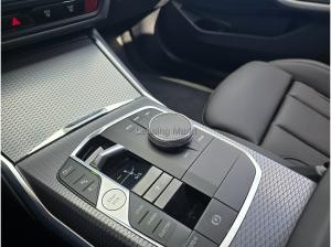 BMW 330 330e xDrive Automatik M Sportpaket Sport Aut.