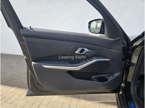 BMW 330 330e xDrive Automatik M Sportpaket Sport Aut.