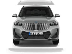 BMW iX1 eDrive20 AKTION:INKL.WKR+0,25%DW+MSPORT+HEAD UP+LUXURY+18LM+PANO+AHK
