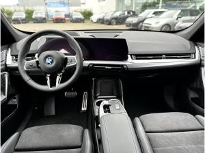 BMW iX1 xDrive30 M Sportpaket Head-Up HK HiFi DAB