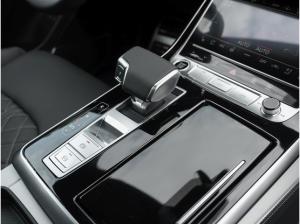 Audi Q8 60 TFSI e quattro UPE: 130.513 
