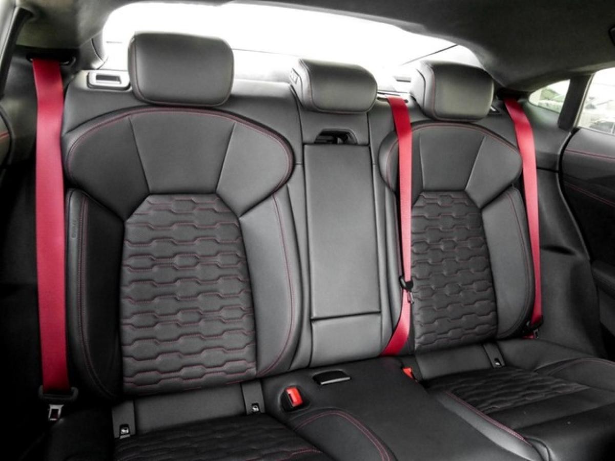 Audi RS e-tron GT performance quattro CARBONDACH LM21