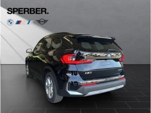 BMW iX1 eDrive20,Travel.-Pkt.,Premium-Pkt.,AHK,Lenkradhzg.,Aktivsitz,uvm.