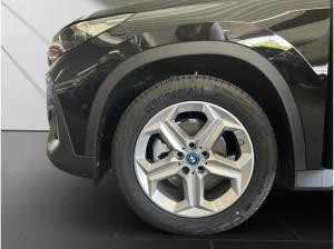 BMW iX1 eDrive20,Travel.-Pkt.,Premium-Pkt.,AHK,Lenkradhzg.,Aktivsitz,uvm.