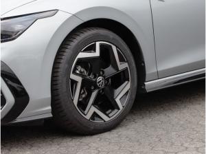 Volkswagen Golf VIII 1,5 TSI R-Line ACC Navi Matrix R-Kamera