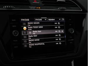 Volkswagen Touran 2,0 TDI DSG R-Line ACC LED AHK Navi R-Kamera Alu