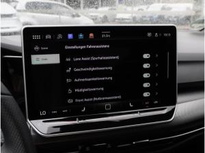 Volkswagen Golf VIII 1,5 TSI R-Line ACC Navi Matrix R-Kamera