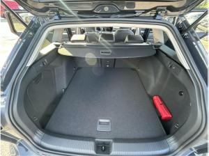 Volkswagen Golf Variant Life 2.0 l TDI DSG CarPlay ACC LED Winterräder