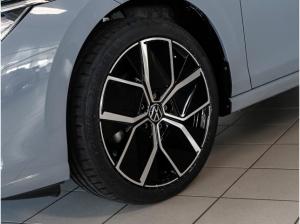Volkswagen Golf VIII 1,5 eTSI DSG Edition 50 ACC Navi R-Kamera LED Alu