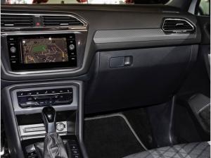 Volkswagen Tiguan Allspace 2,0 TDI DSG 4Motion R-Line ACC Matrix AHK R-Kamera