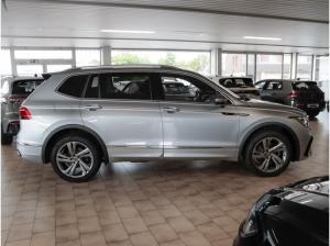 Volkswagen Tiguan Allspace 2,0 TDI DSG 4Motion R-Line ACC Matrix AHK R-Kamera