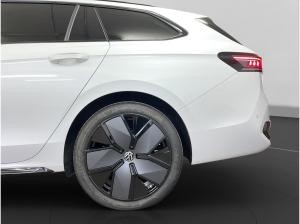Volkswagen Passat Variant 1.5 eHybrid R-Line AHK Pano Matrix LM 1