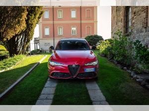 Alfa Romeo Giulia 2.0 Turbo 16V AT8-Q4 Intensa