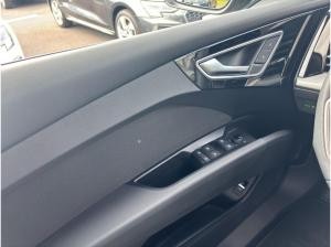 Audi Q4 e-tron Q4 e-tron 55 quattro Navi Smartphone Paket Sportsitze ACC LED