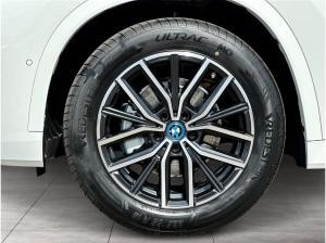 BMW iX1 eDrive20 M Sportpaket Head-Up HK HiFi DAB