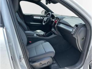 Volvo XC40 B3 Benzin Plus Black Edition 20'' AHK ACC Beheizb. Frontsch. Harman DAB LED *Vorführwagen Sonderakti