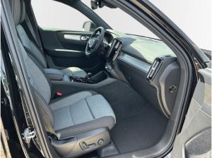 Volvo XC40 B4 Benzin Plus Black Edition 20'' AHK ACC Rückfahrkam. Beheizb. Frontsch. e-Sitze