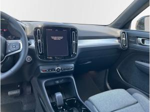 Volvo XC40 B4 Benzin Plus Black Edition 20'' AHK ACC Rückfahrkam. Beheizb. Frontsch. e-Sitze