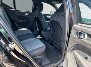 Volvo XC40 B4 Benzin Plus Black Edition 20'' AHK ACC Rückfahrkam. Beheizb. Frontsch. e-Sitze