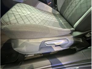 Volkswagen Taigo R-Line 1.5 l TSI DSG RFK IQ Navi W-Räder