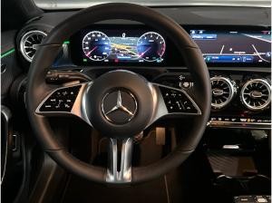 Mercedes-Benz CLA 200 SB Progressive Multibeam Panorama AHK