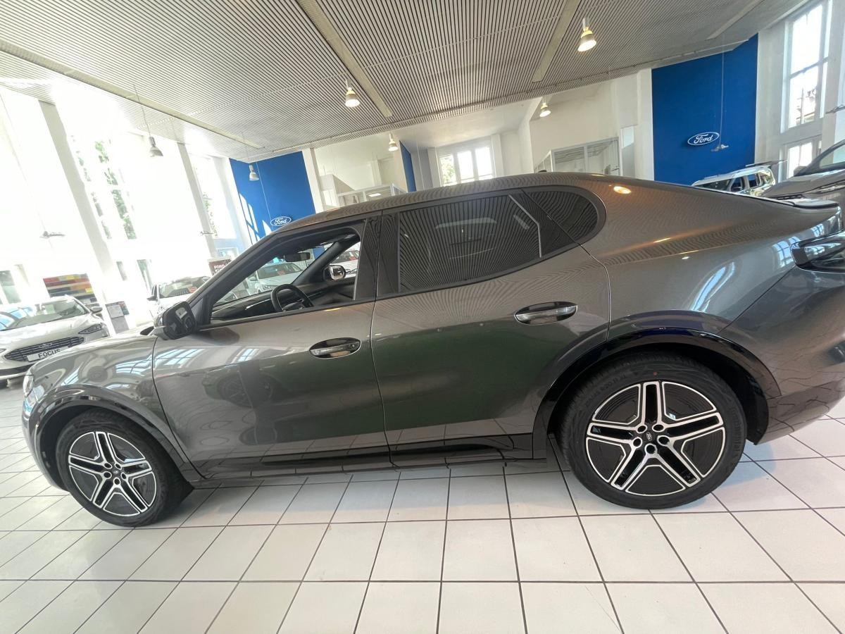 Ford Capri Dualmotor Extended R. 79kWh AWD Premium+ Wärmepumpe+AHK+Fahrerassistenspaket+Pano