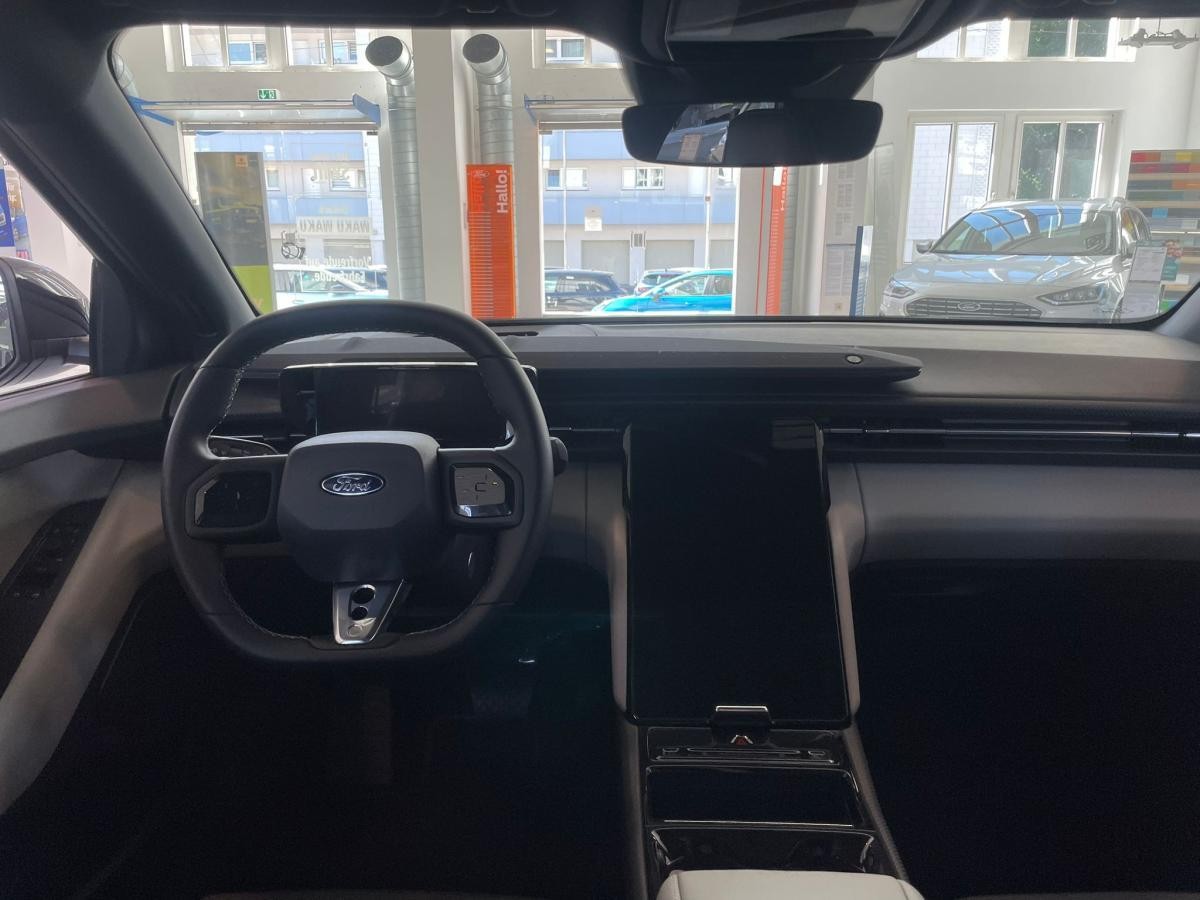 Ford Capri Dualmotor Extended R. 79kWh AWD Premium+ Wärmepumpe+AHK+Fahrerassistenspaket+Pano