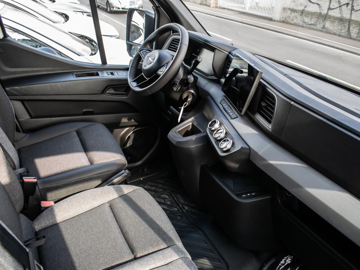 Nissan Interstar