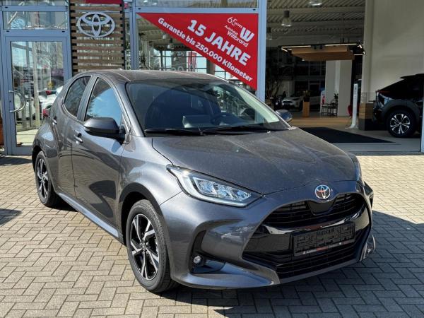 Toyota Yaris Teamplayer Hybrid Comfort-Paket LED ACC SHZ