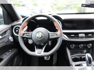 Alfa Romeo Stelvio **Sommeraktion**Intensa Q4 2.0 Turbo 16V EU6e El. Fondsitzverst. Navi Leder Digitales Co
