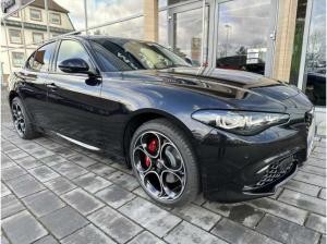 Alfa Romeo Giulia Q4 2.0 Veloce Black-Edition Technologie-Paket Sportpaket Navi Digitales Cockpit LED