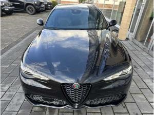 Alfa Romeo Giulia Q4 2.0 Veloce Black-Edition Technologie-Paket Sportpaket Navi Digitales Cockpit LED