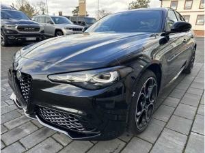 Alfa Romeo Giulia Q4 2.0 Veloce Black-Edition Technologie-Paket Sportpaket Navi Digitales Cockpit LED