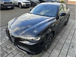 Alfa Romeo Giulia Q4 2.0 Veloce Black-Edition Technologie-Paket Sportpaket Navi Digitales Cockpit LED