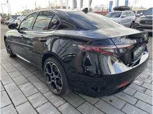Alfa Romeo Giulia Q4 2.0 Veloce Black-Edition Technologie-Paket Sportpaket Navi Digitales Cockpit LED